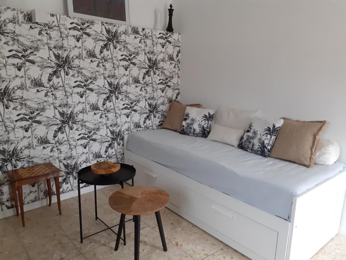 Agreable Maison De Village Avec Terrasse Vinca ภายนอก รูปภาพ